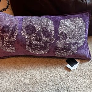Skulls pillow